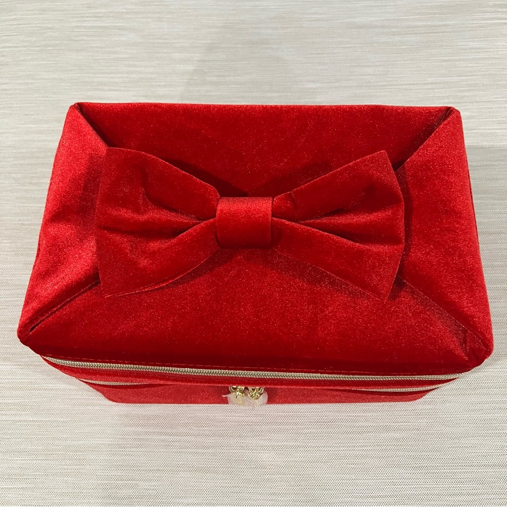 Estee Lauder Makeup Case - Picture 2 of 8